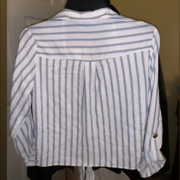 Long sleeve button up - Picture 3 of 3